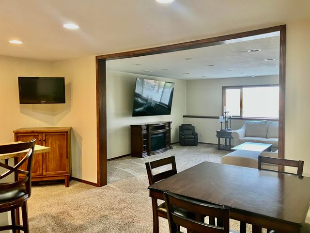 1160 N Countrywalk Ct, Rose Hill, KS 57133