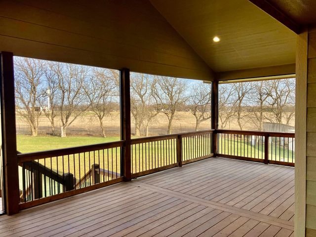 1160 N Countrywalk Ct, Rose Hill, KS 57133