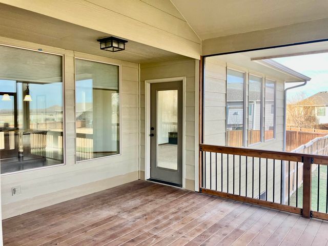 1160 N Countrywalk Ct, Rose Hill, KS 57133