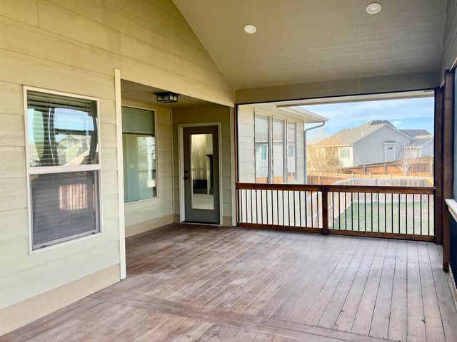 1160 N Countrywalk Ct, Rose Hill, KS 57133