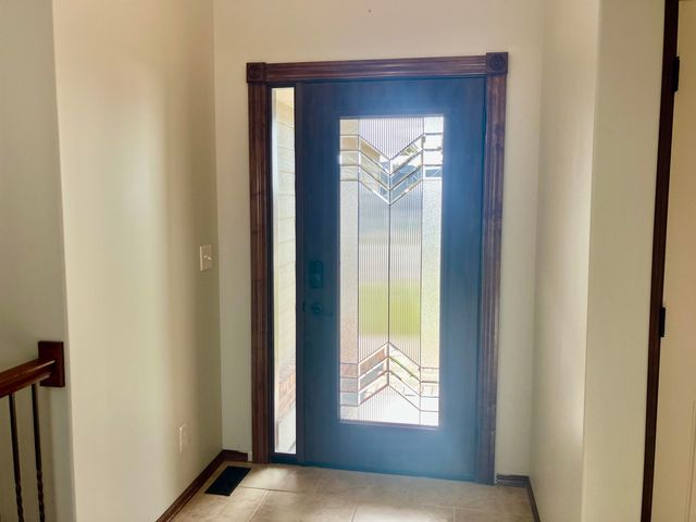 1160 N Countrywalk Ct, Rose Hill, KS 57133