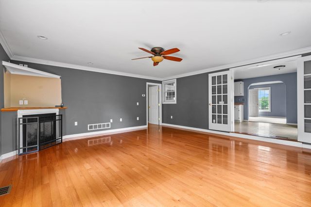 163 Wedgewood Lane, Manchester, NH 03109