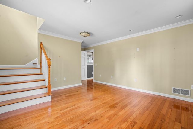 163 Wedgewood Lane, Manchester, NH 03109