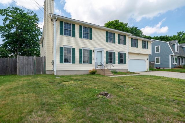163 Wedgewood Lane, Manchester, NH 03109