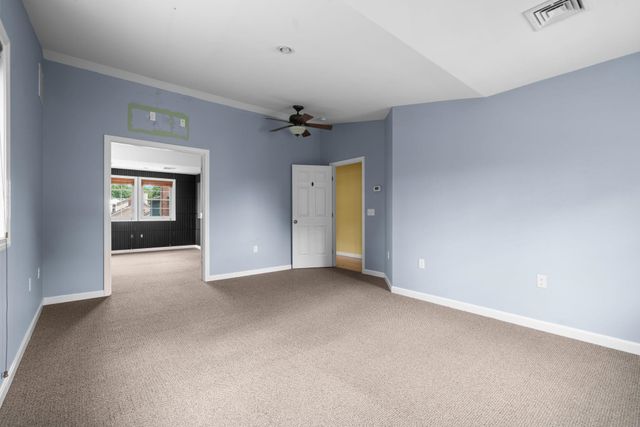 163 Wedgewood Lane, Manchester, NH 03109