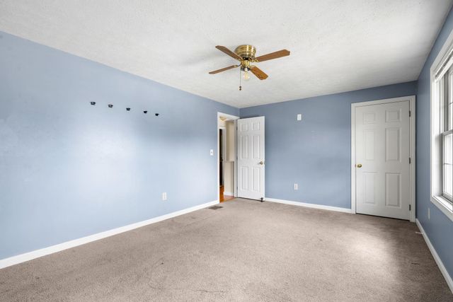 163 Wedgewood Lane, Manchester, NH 03109