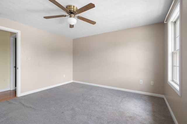 163 Wedgewood Lane, Manchester, NH 03109