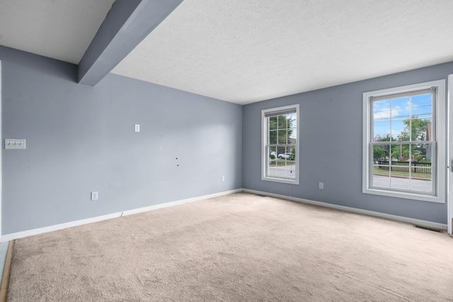 163 Wedgewood Lane, Manchester, NH 03109