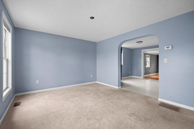 163 Wedgewood Lane, Manchester, NH 03109