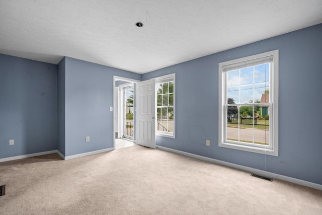 163 Wedgewood Lane, Manchester, NH 03109