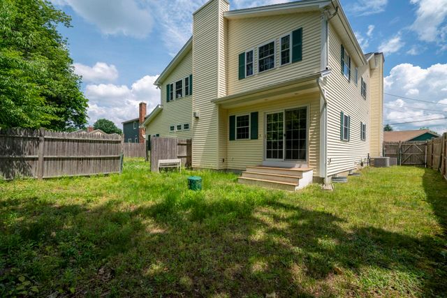 163 Wedgewood Lane, Manchester, NH 03109