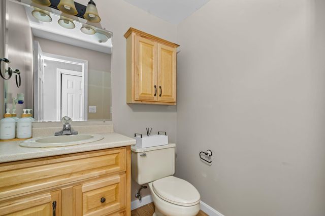 163 Wedgewood Lane, Manchester, NH 03109