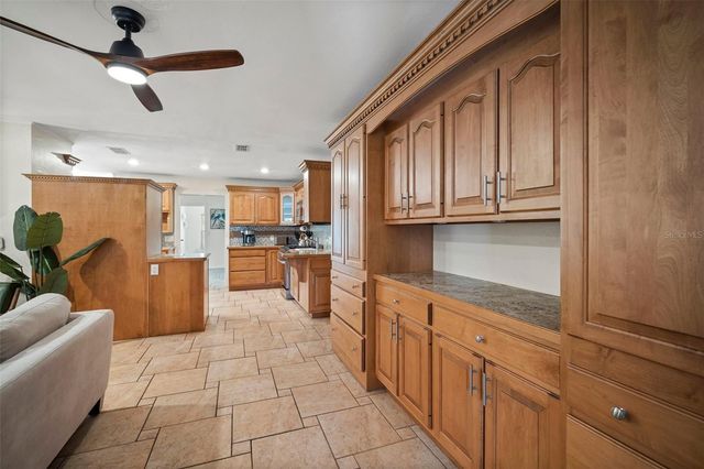 7202 18TH AVENUE NW, Bradenton, FL 34209