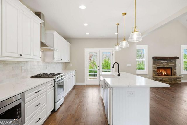 12 Bridgestone Way SE, Cartersville, GA 30120
