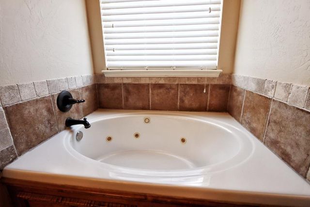 3988 Rock Dove Landing, Edmond, OK 73034