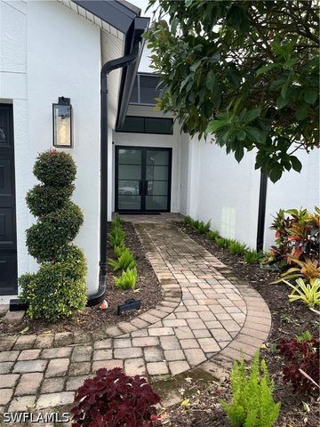 1846 Pondside LN, Naples, FL 34109