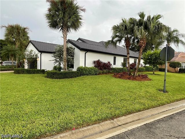 1846 Pondside LN, Naples, FL 34109