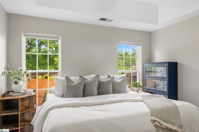 218 Spring Crossing Circle, Greer, SC 29650