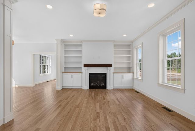 19 Unkety Brook Way, Dunstable, MA 01827