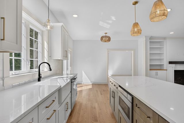 19 Unkety Brook Way, Dunstable, MA 01827