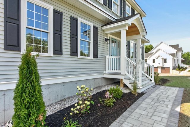 19 Unkety Brook Way, Dunstable, MA 01827