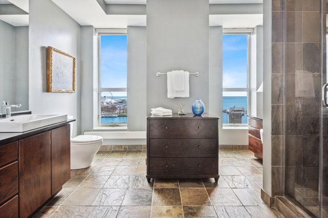 445 E North Water Street 1305, Chicago, IL 60611