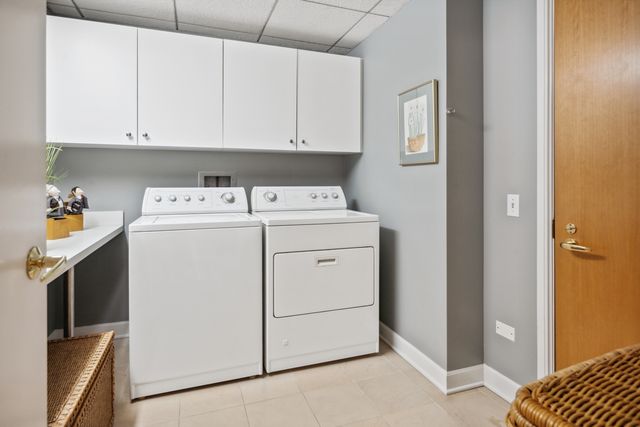 445 E North Water Street 1305, Chicago, IL 60611