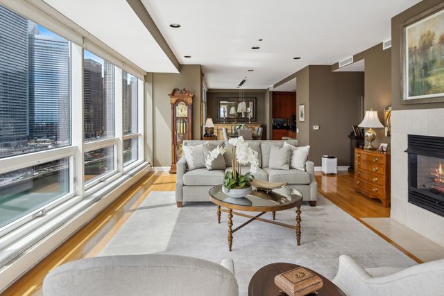 445 E North Water Street 1305, Chicago, IL 60611