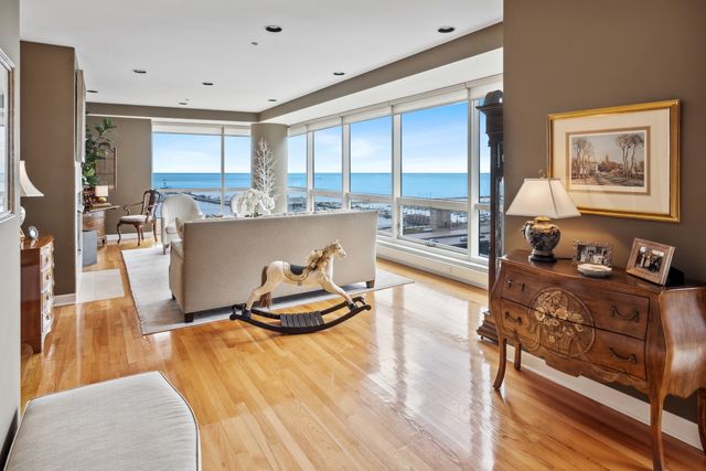 445 E North Water Street 1305, Chicago, IL 60611