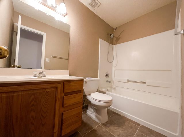 7447 Redpoll Road NW, Albuquerque, NM 87114