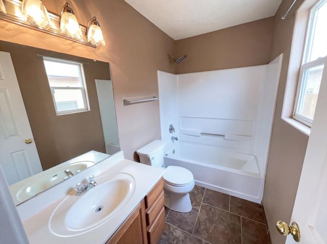 7447 Redpoll Road NW, Albuquerque, NM 87114