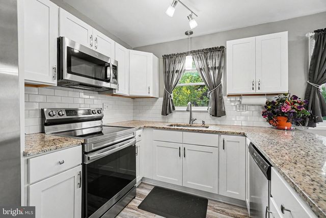 5975 CLOVER RD, Harrisburg, PA 17112