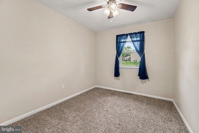 5975 CLOVER RD, Harrisburg, PA 17112