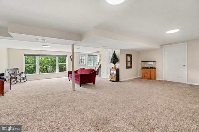 5975 CLOVER RD, Harrisburg, PA 17112