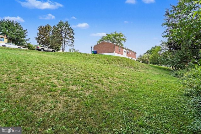 5975 CLOVER RD, Harrisburg, PA 17112