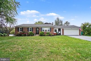5975 CLOVER RD, Harrisburg, PA 17112