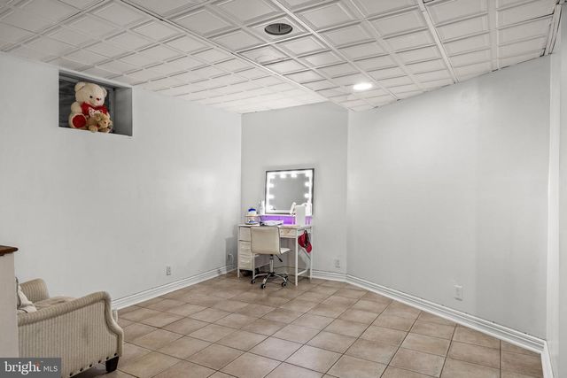 4 CANDLELIGHT DR, Beverly, NJ 08010