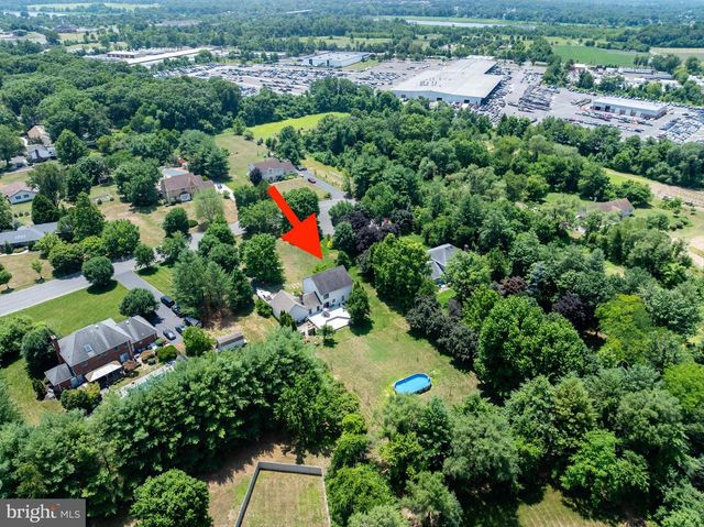 4 CANDLELIGHT DR, Beverly, NJ 08010