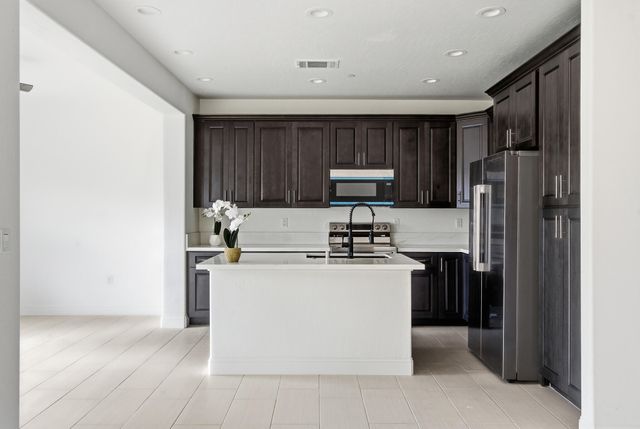 6347 W Elowin Avenue, Visalia, CA 93291