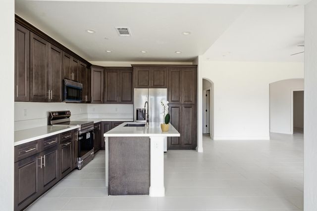 6347 W Elowin Avenue, Visalia, CA 93291