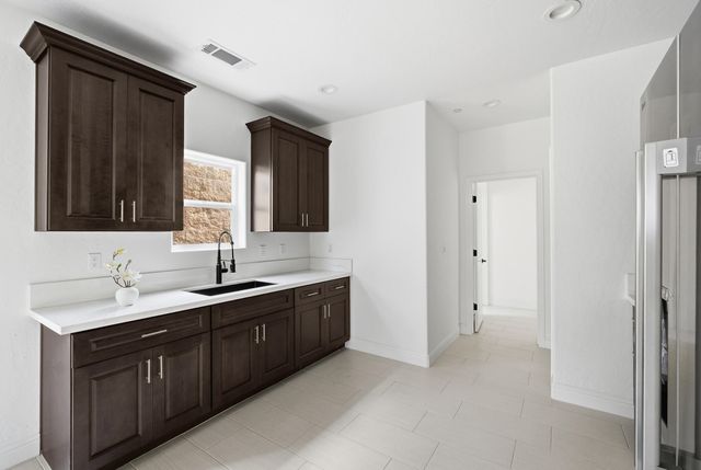 6347 W Elowin Avenue, Visalia, CA 93291