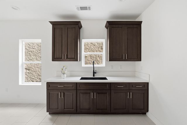 6347 W Elowin Avenue, Visalia, CA 93291