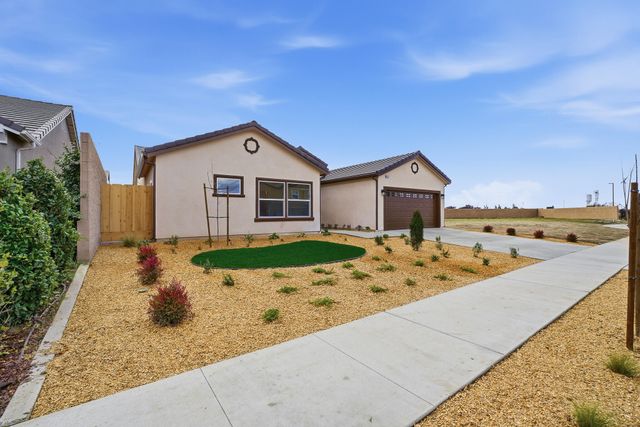 6347 W Elowin Avenue, Visalia, CA 93291