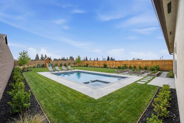 6347 W Elowin Avenue, Visalia, CA 93291