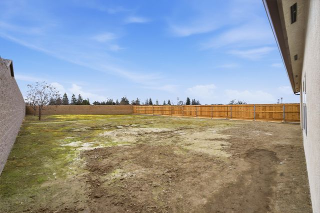 6347 W Elowin Avenue, Visalia, CA 93291