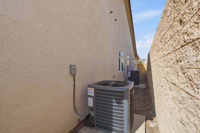 6347 W Elowin Avenue, Visalia, CA 93291