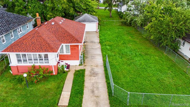 425 E Jamieson Street, Flint, MI 48505
