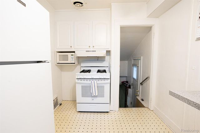 425 E Jamieson Street, Flint, MI 48505