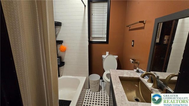 1116 West Maple Street, Allentown City, PA 18102