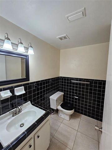 2818 SW 2ND AVENUE, Gainesville, FL 32607